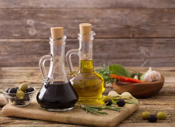 Olive Oils / Vinegars / Spices Olive Oils / Vinegars / Spices